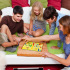 Les bienfaits des jeux de société en famille : jouer pour bien grandir !